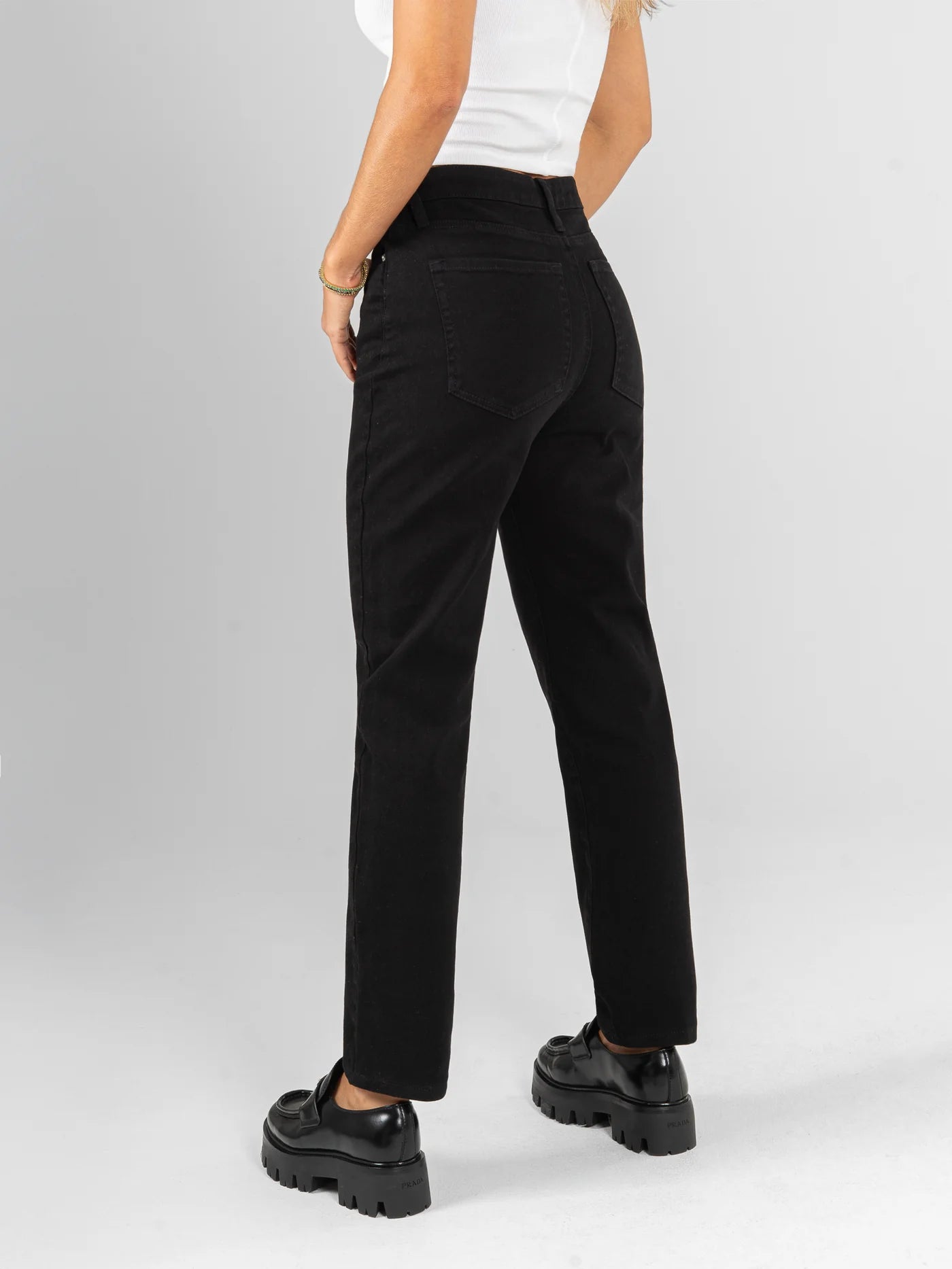 REF: DCN998 Jean Mom fit rígido, tiro alto