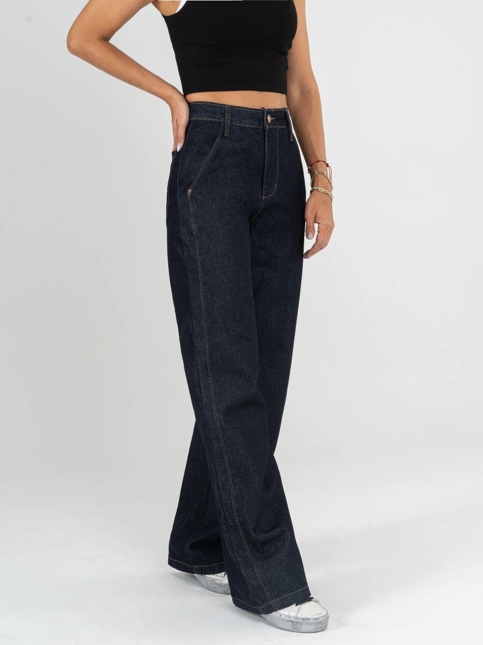 REF: DCN937 Ref Jean Mom Flare Rígido cortes en pierna