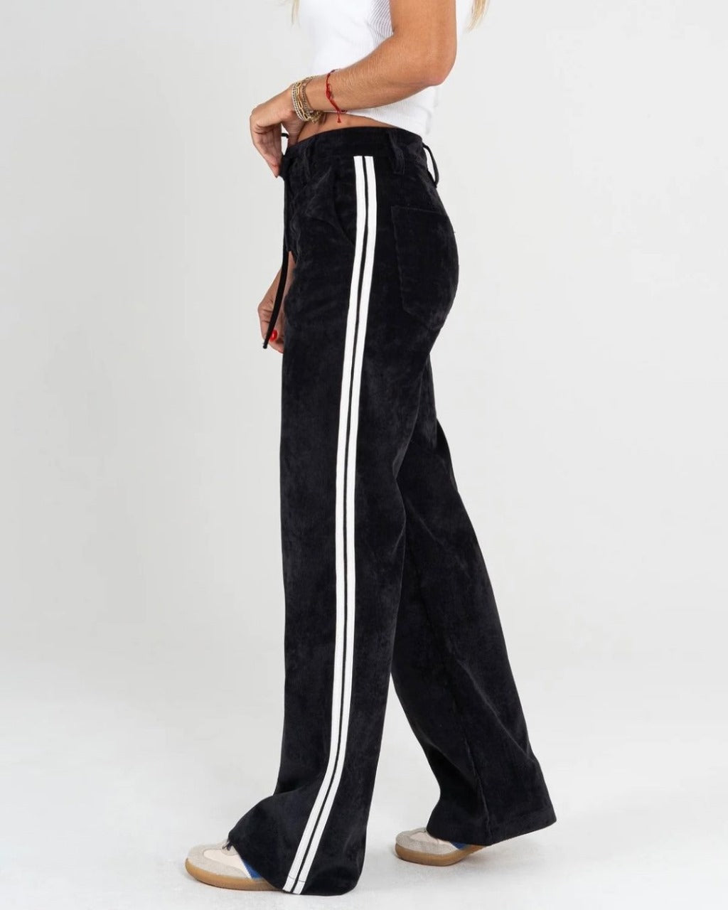 Ref: DCN867 Pantalón Lineas Straight Leg , stretch, en corduroy, tiro alto