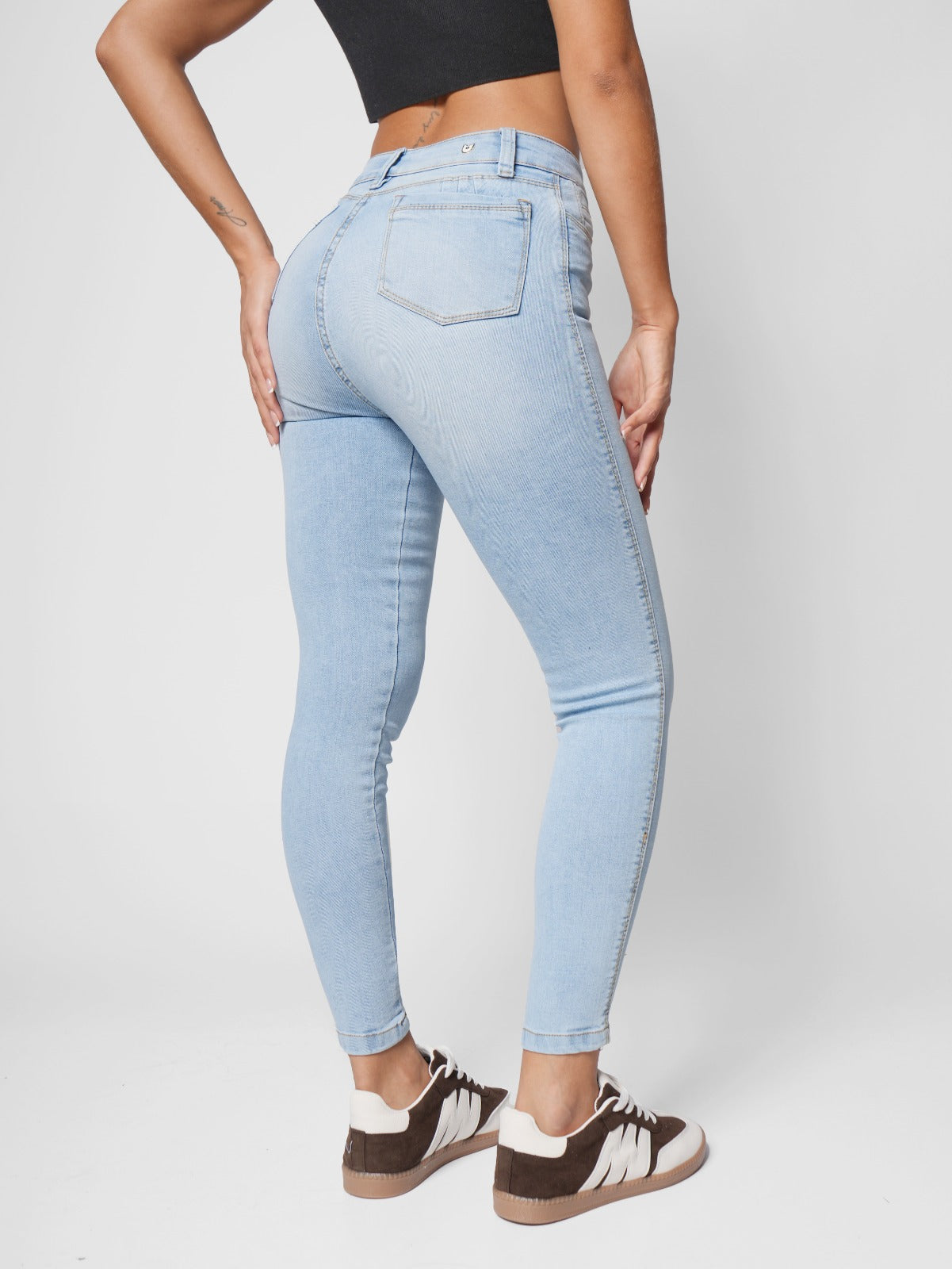 Ref: DCN885C Jean Skinny Stretch, Tiro Alto, Tono Hielo