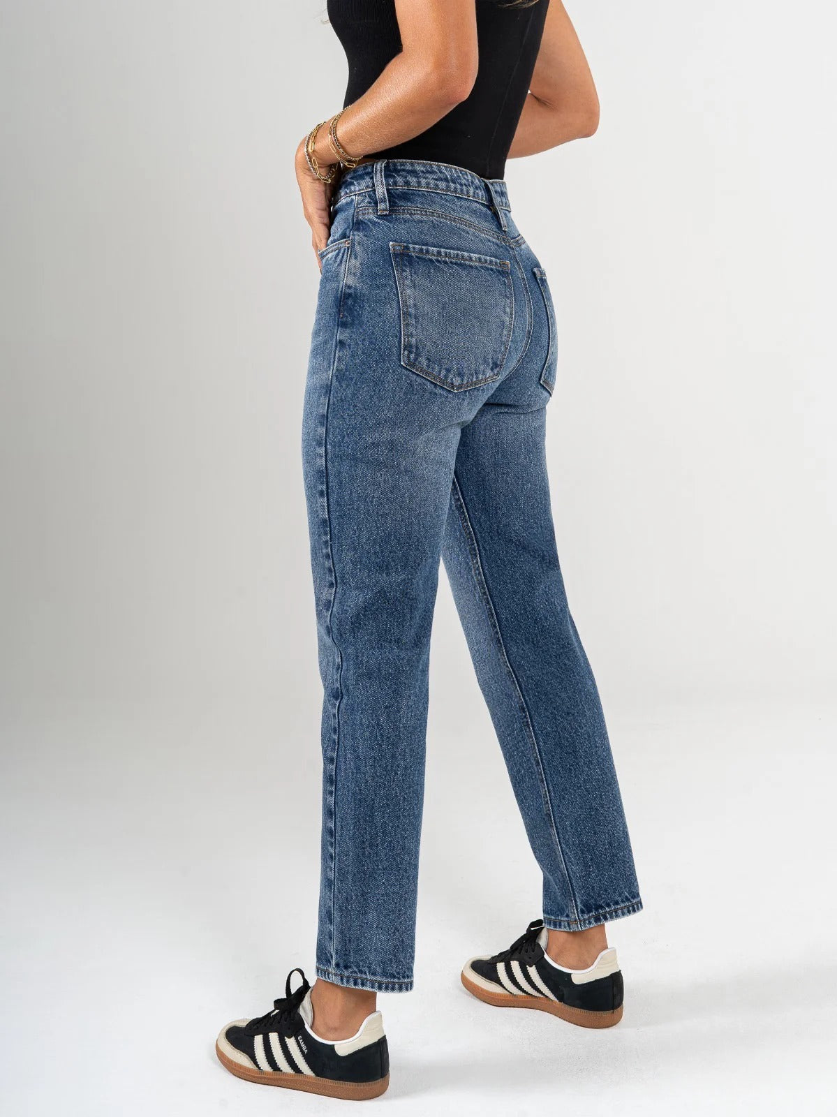 REF: DCN929 Jean Mom fit rígido, tiro alto