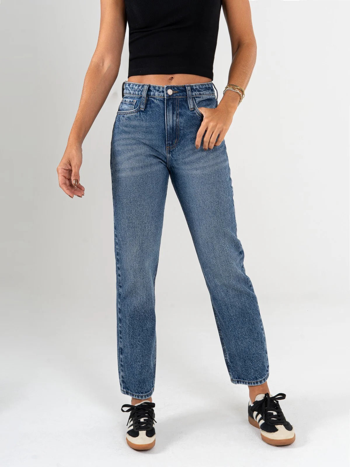 REF: DCN929 Jean Mom fit rígido, tiro alto