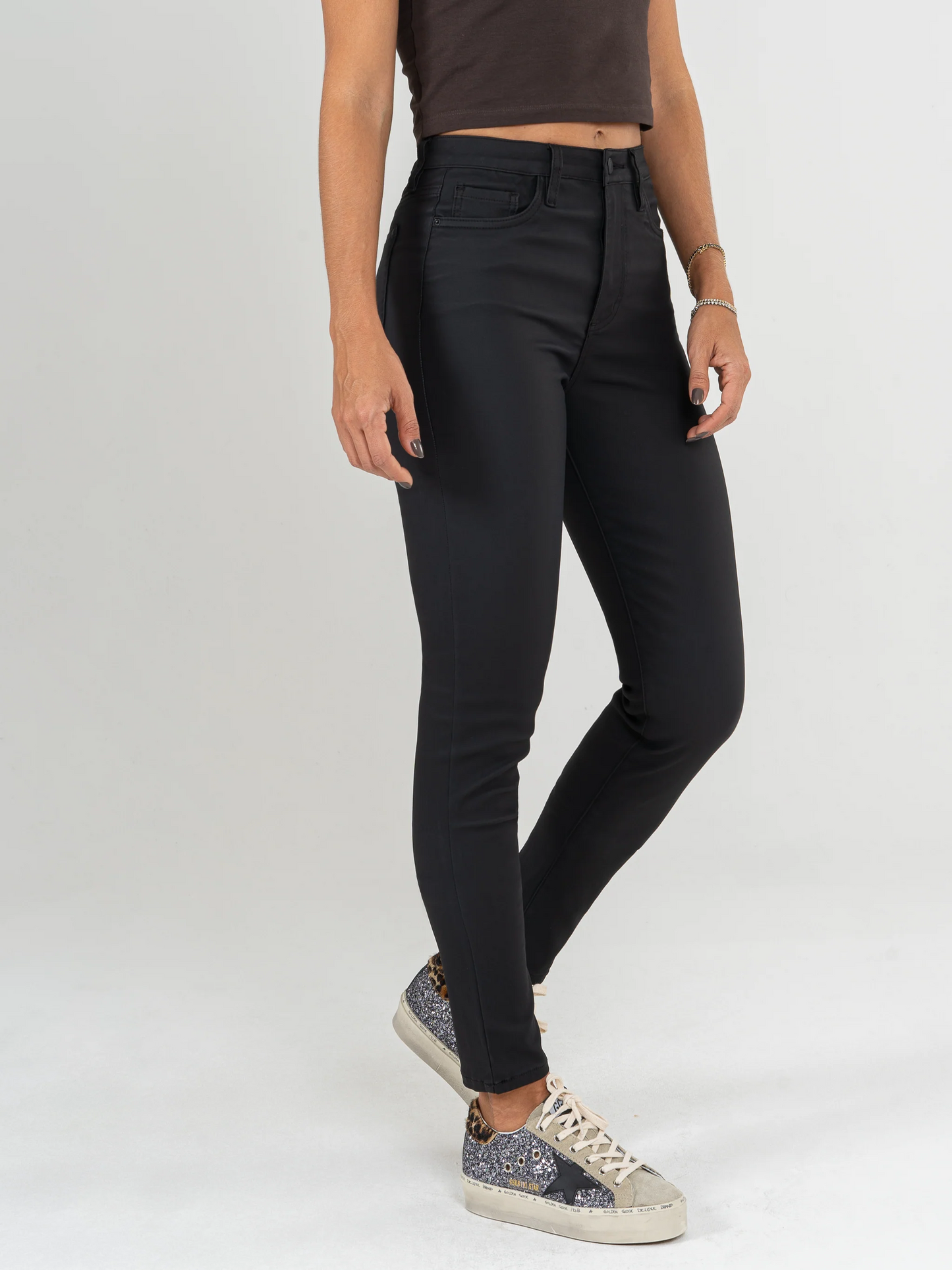 REF: DCN970 Pantalon en cuerina stretch, tiro alto