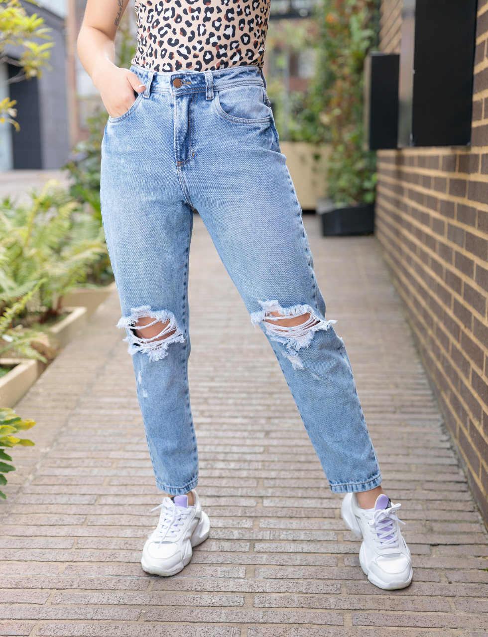 Boyfriend / Mom fit