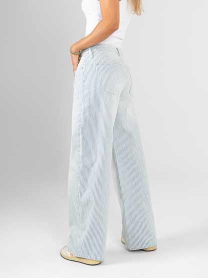 Ref: DCN1103 Jean wide leg, tiro alto, confort, rayas, tono azul claro