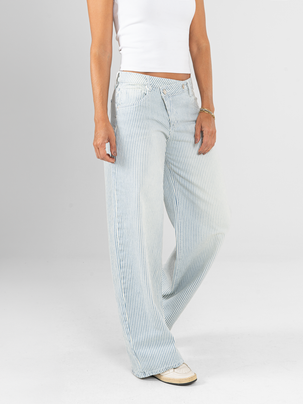 Ref: DCN1103 Jean wide leg, tiro alto, confort, rayas, tono azul claro