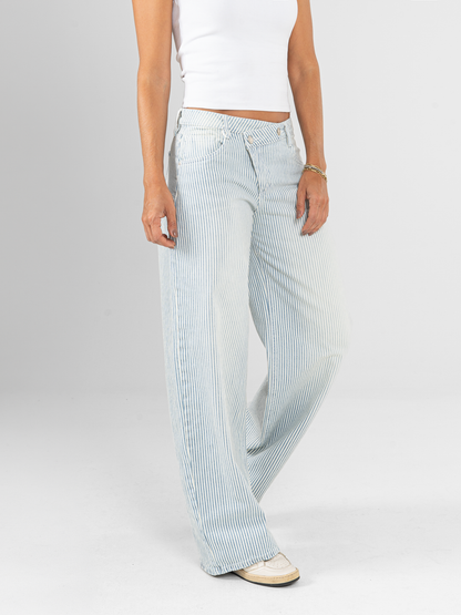 Ref: DCN1103 Jean wide leg, tiro alto, confort, rayas, tono azul claro