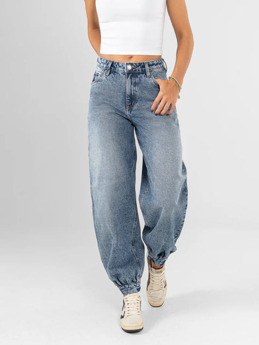 Ref:DCN1114 Jean baggy cropped detalle en bota tiro alto azul medio - COLOR: LIGHT