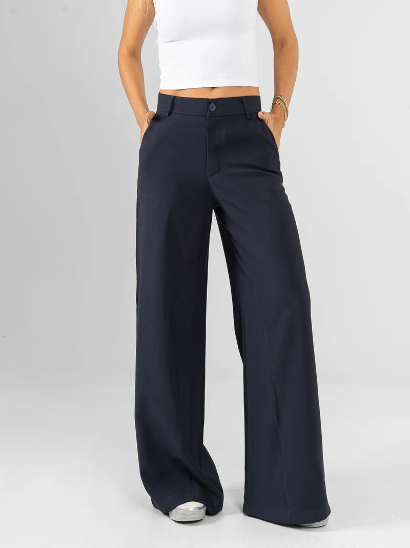 Ref: DCN1111 Pantalón straight leg, tejido plano liviano, tiro alto.