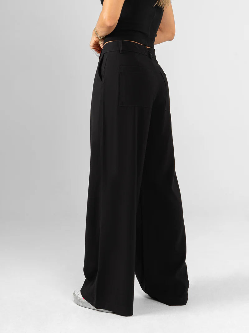 Ref: DCN1111 Pantalón straight leg, tejido plano liviano, tiro alto.