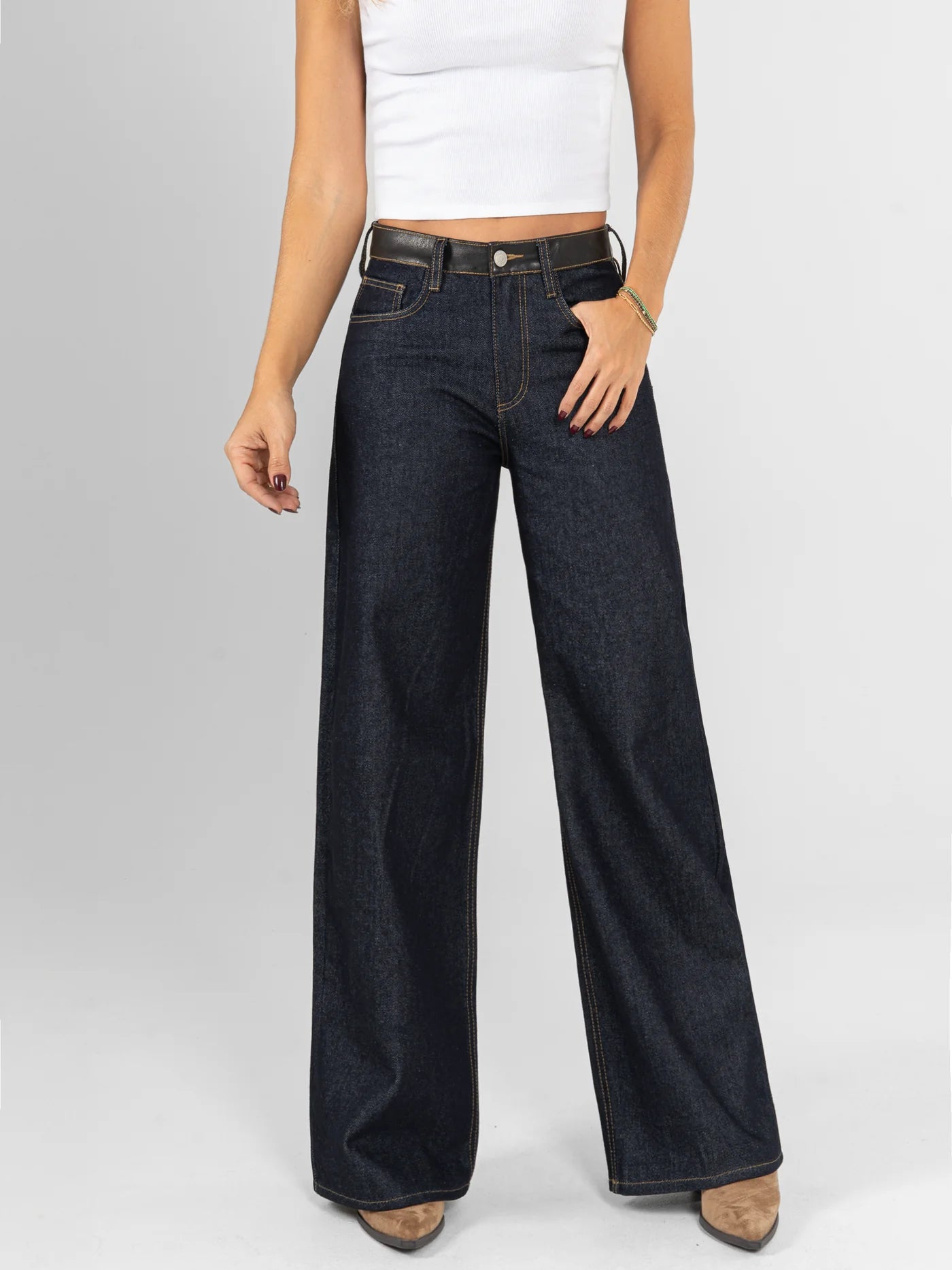 REF: DCN1058 Y DCN1077 Jean Wide Leg, Pretina en cuero