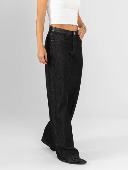 REF: DCN1058 Y DCN1077 Jean Wide Leg, Pretina en cuero