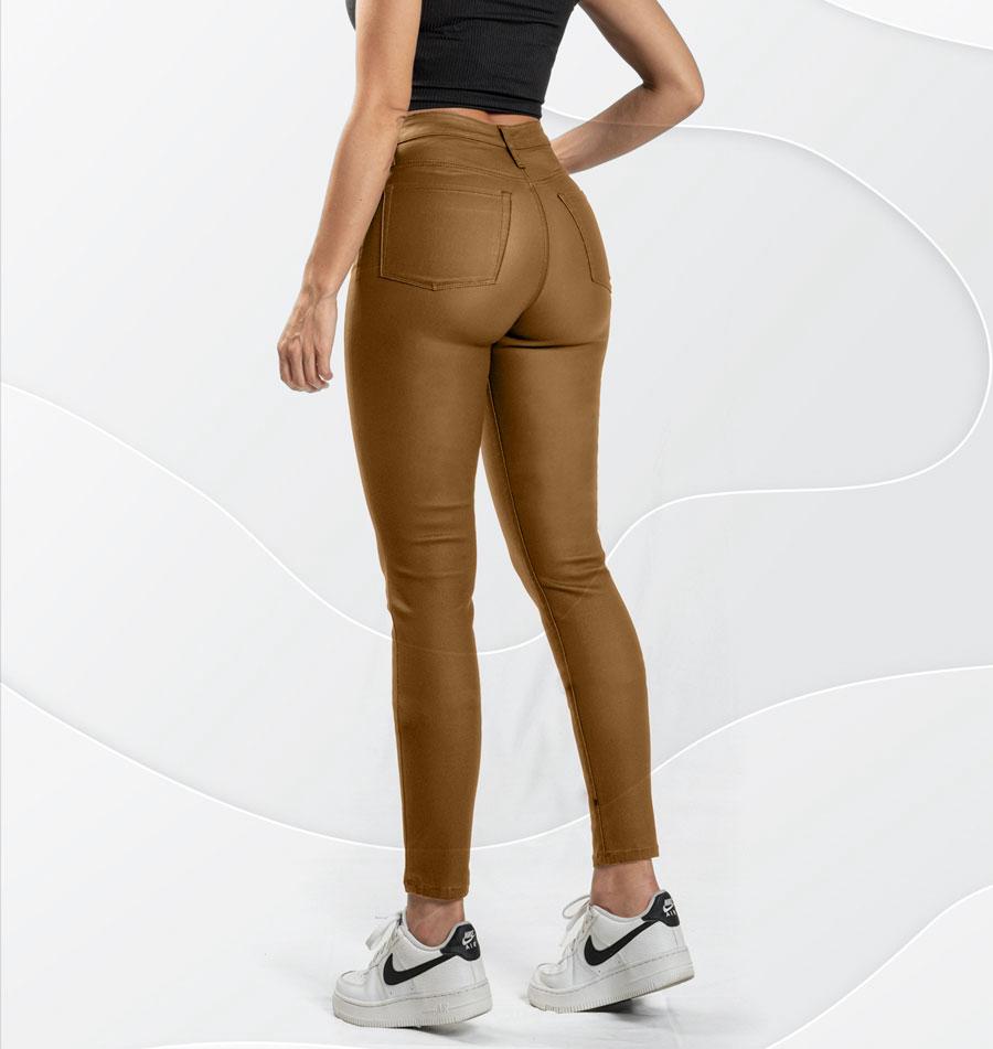 REF: DCN840 Pantalon en cuerina stretch, tiro alto