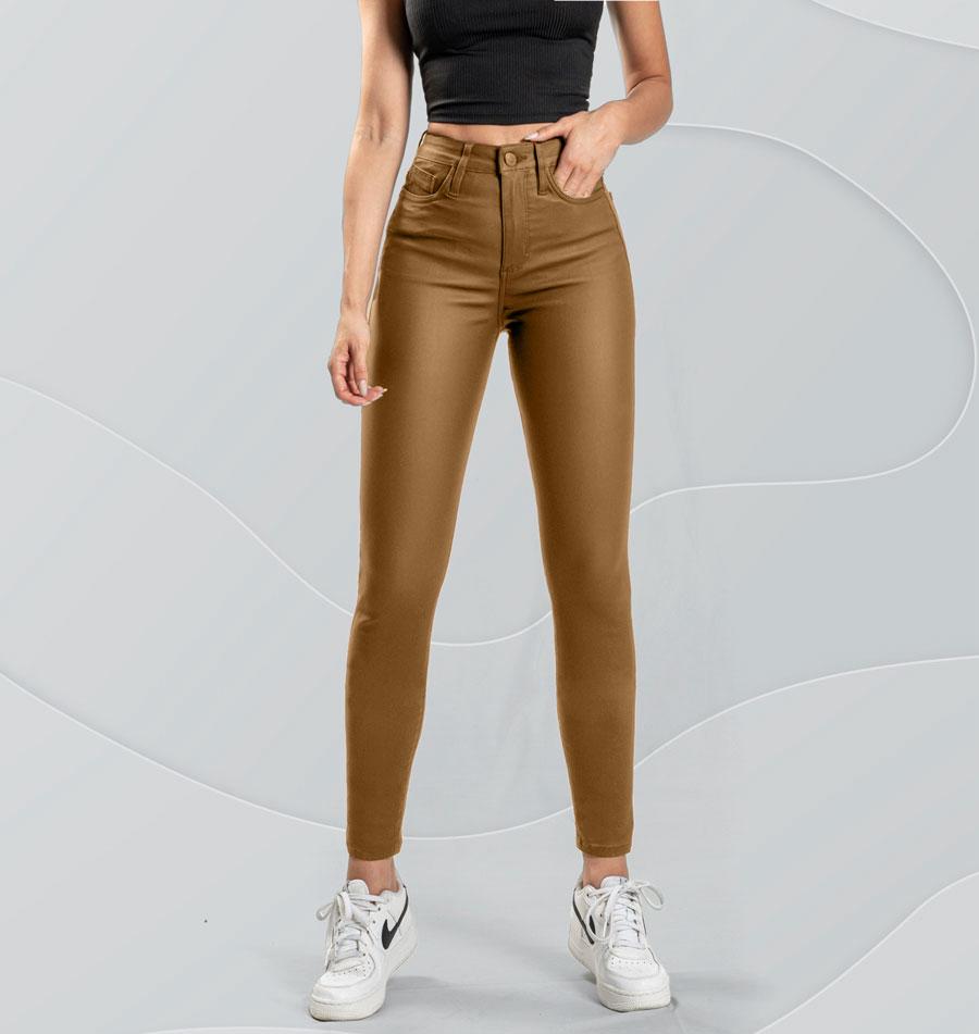 REF: DCN840 Pantalon en cuerina stretch, tiro alto