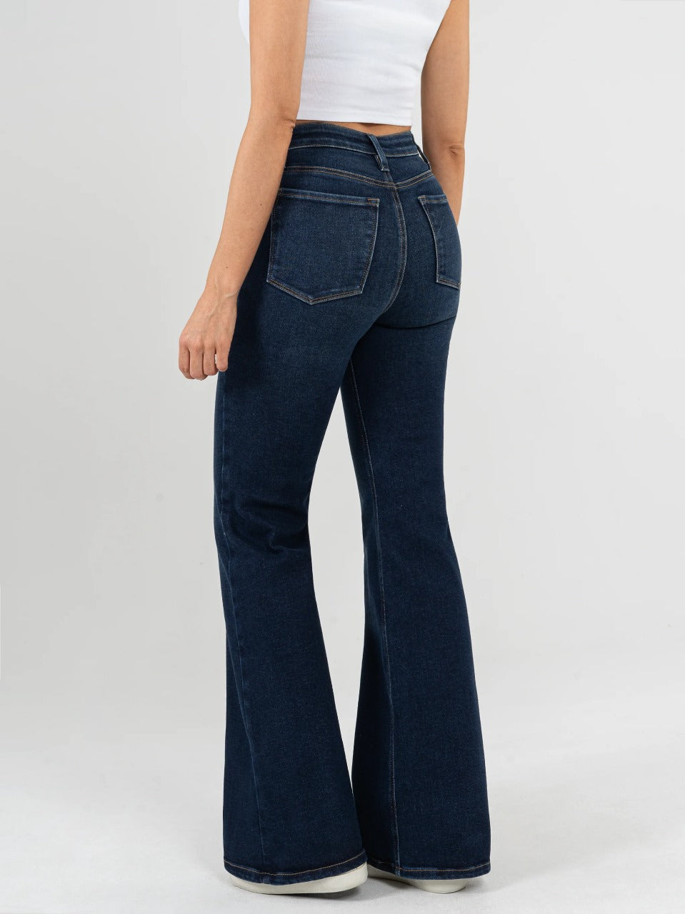 REF: DCN830 Mom Flare Strech