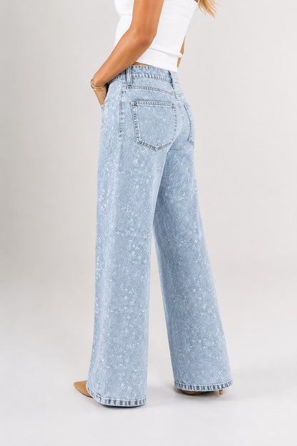 Ref: Dcn1060 Jean wide leg rígido, tiro alto, tela bordada, tono azul medio