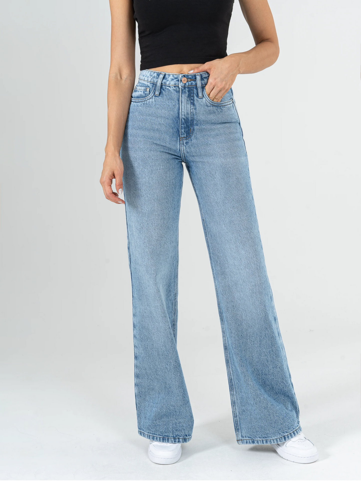 Ref: DCN968 Jean mom Flare, rígido, tiro medio, tono azul