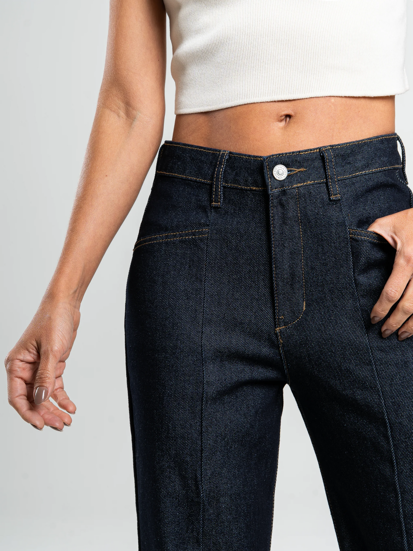 REF: DCN958 Jean Wide Leg,  Detalle en Delantero