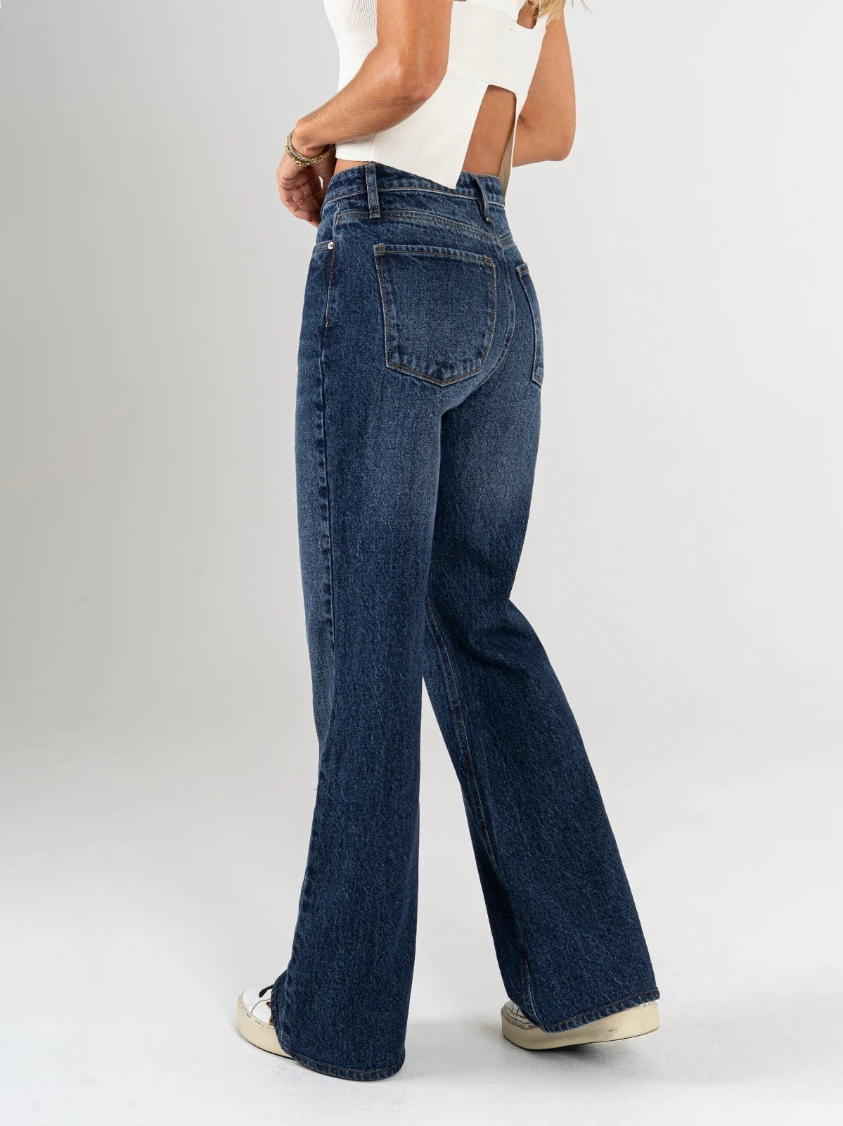 Ref: DCN968 Jean mom Flare, rígido, tiro medio, tono azul