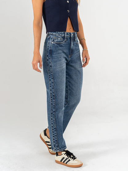 REF: DCN1002 Jean Mom fit rígido,detalle laretal