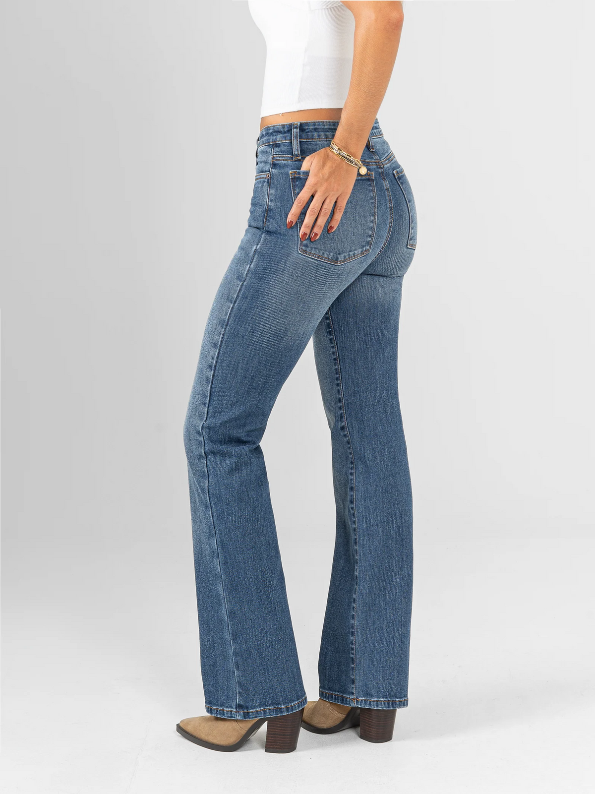 Ref: DCN1050 Jean flare stretch, bota recta, tiro alto, tono azul